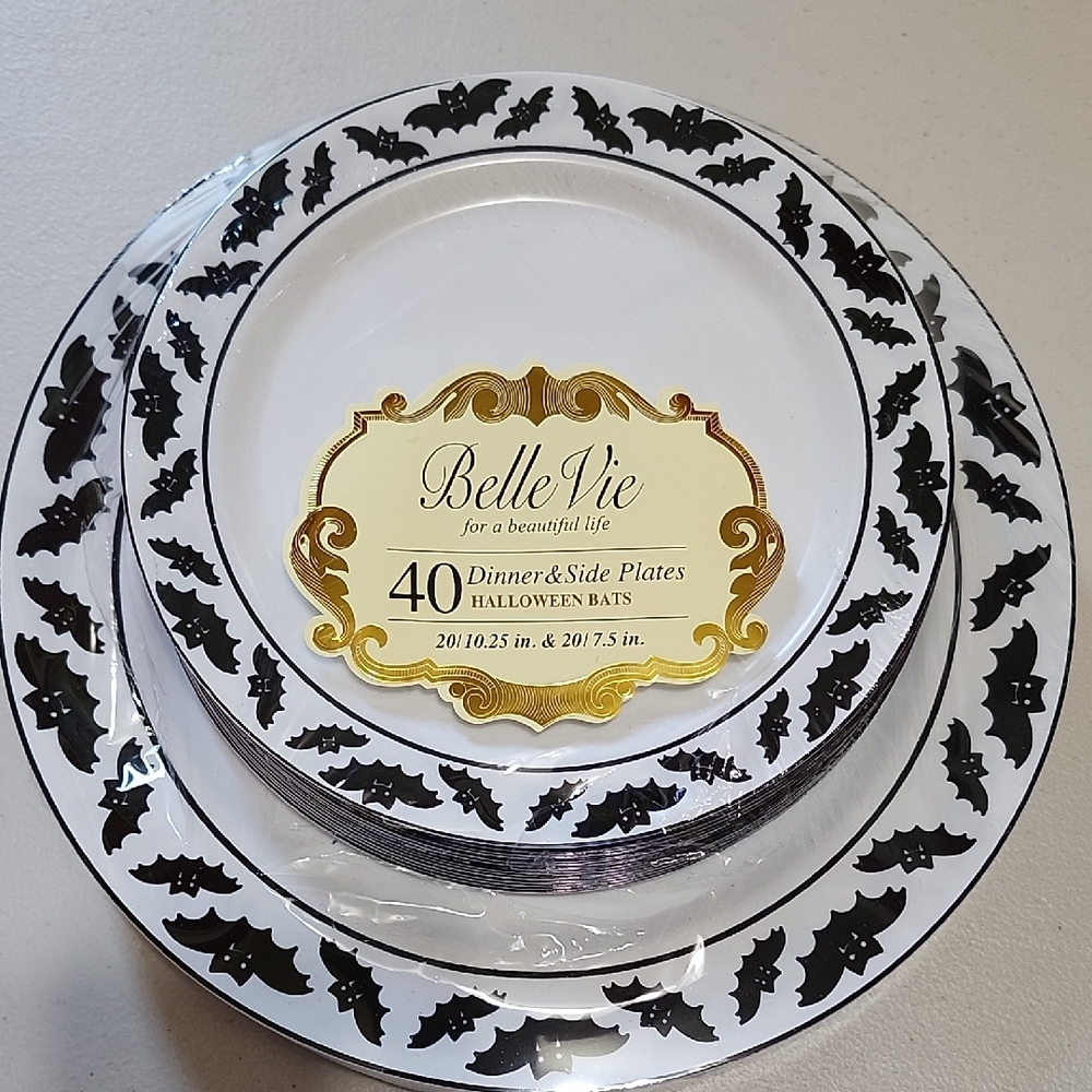 NEW, 40 Pc Set Black and White Halloween Bat Dinnerware plates.